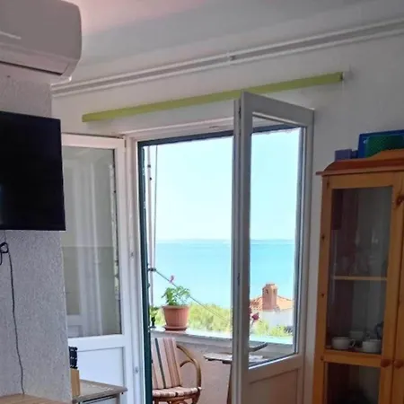 Julia - Julia 5 アパート Martinšćica