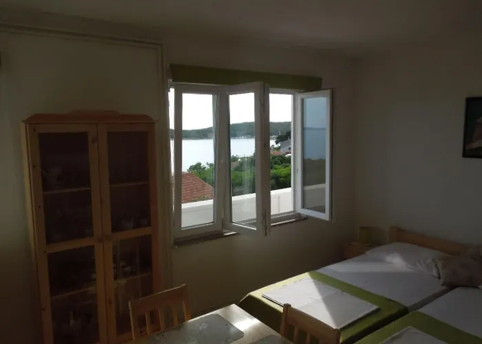Julia - Julia 5 * Martinšćica